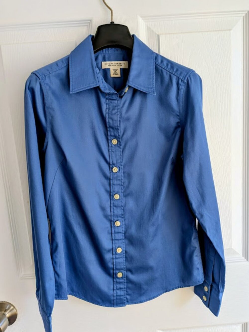 Banana Republic women's non-iron fitted stretch petite sz 0P blue blouse